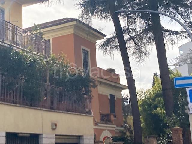 casa indipendente in vendita a Roma in zona Monte Sacro/Talenti