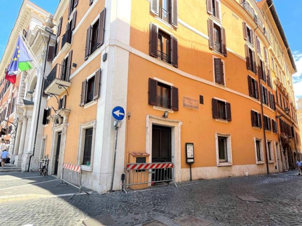 ufficio in vendita a Roma in zona Trevi-Colonna