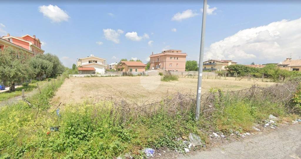 terreno edificabile in vendita a Roma in zona Lunghezza