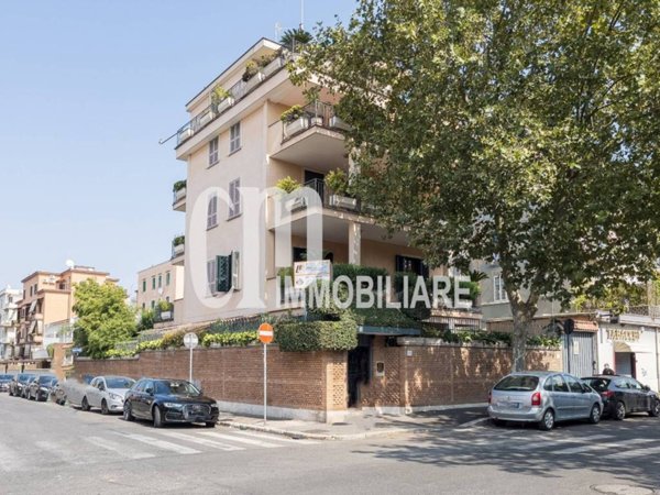 intera palazzina in vendita a Roma in zona Prenestino-Centocelle
