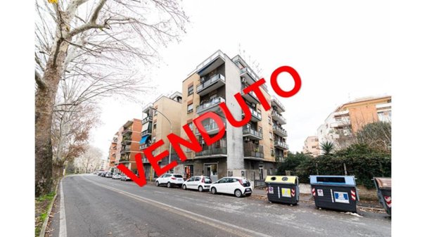 appartamento in vendita a Roma in zona Ostiense