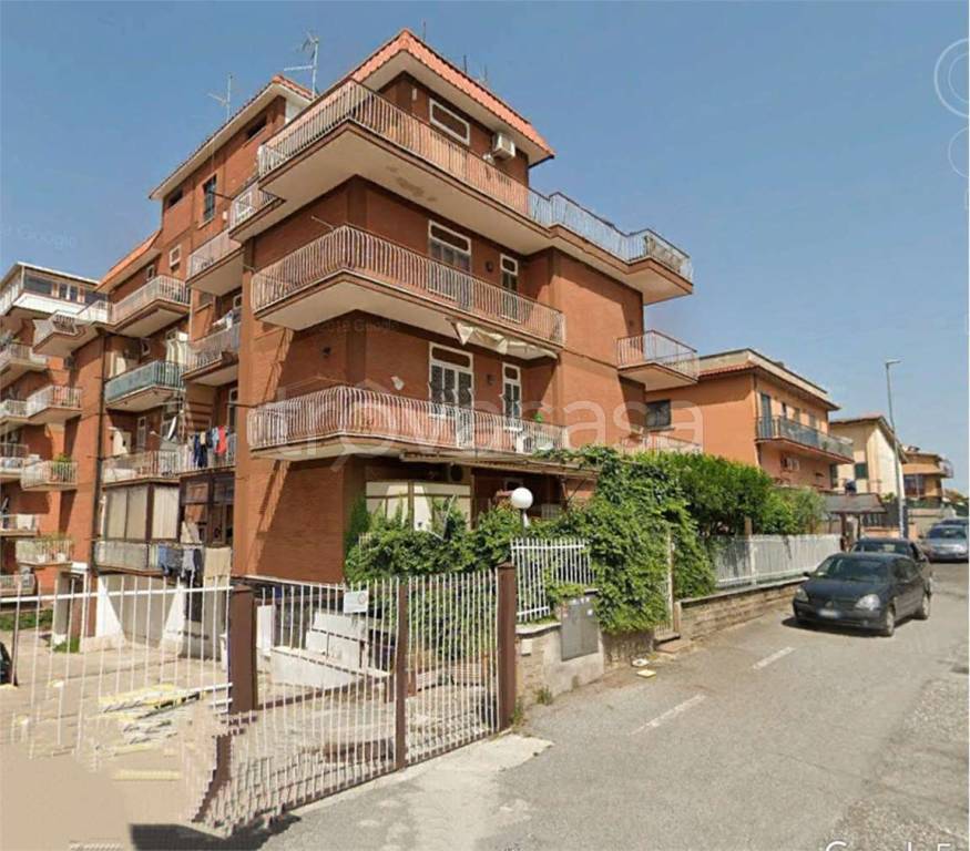 appartamento in vendita a Roma in zona Finocchio