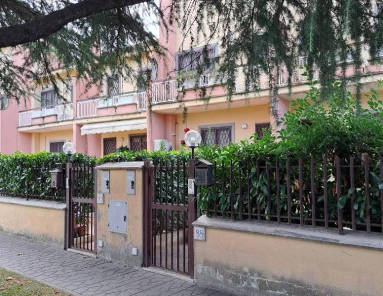 villa in vendita a Roma in zona Torre Angela