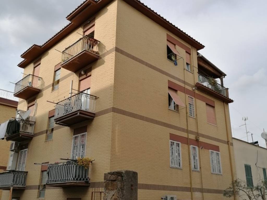appartamento in vendita a Roma in zona Torre Maura
