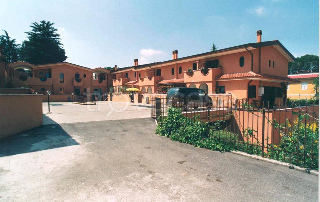 appartamento in vendita a Roma in zona Labaro