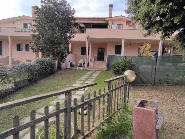 casa indipendente in vendita a Roma in zona Trigoria