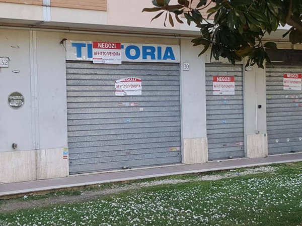 negozio in vendita a Roma in zona Labaro