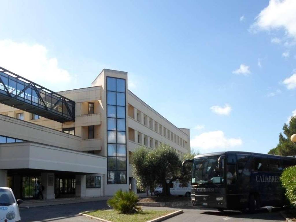 ufficio in vendita a Roma in zona Ardeatino