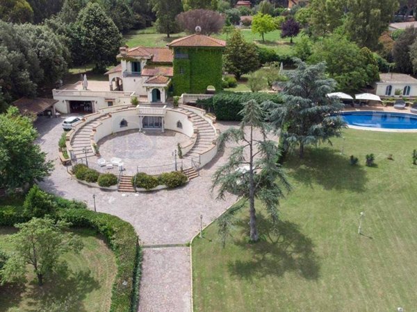 villa in vendita a Roma in zona Tomba di Nerone