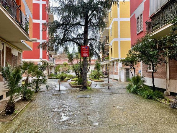 locale commerciale in vendita a Roma in zona Alessandrino