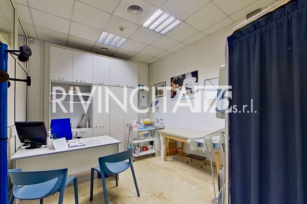 negozio in vendita a Roma in zona Casalotti