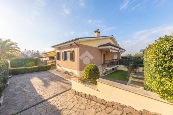 casa indipendente in vendita a Roma in zona Castelverde