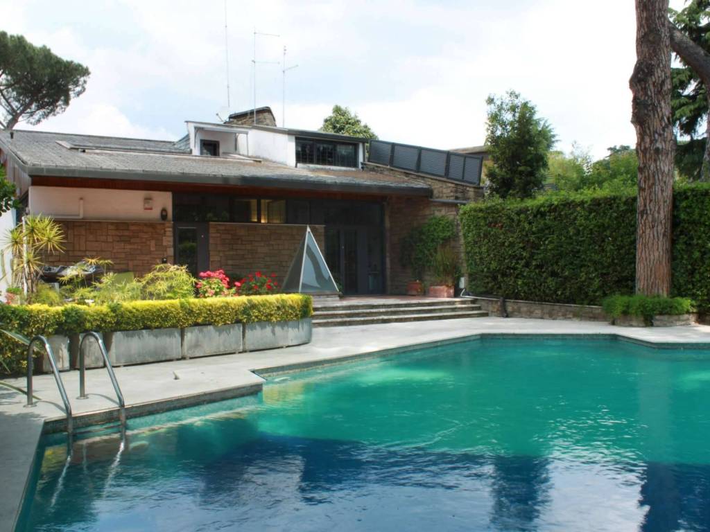 casa indipendente in vendita a Roma in zona EUR