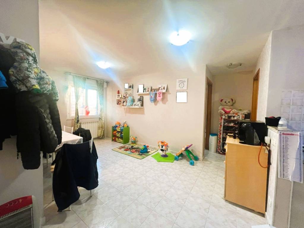 appartamento in vendita a Roma in zona Torre Angela