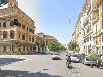 appartamento in vendita a Roma in zona Castro Pretorio