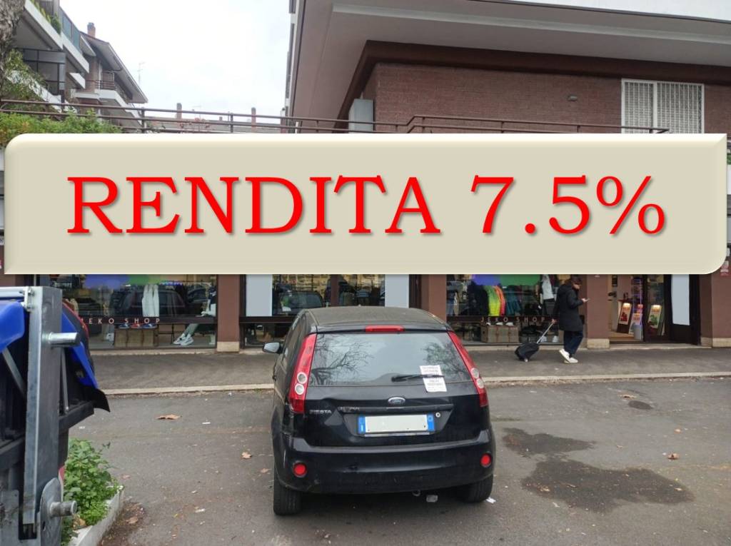 negozio in vendita a Roma in zona Ponte Mammolo