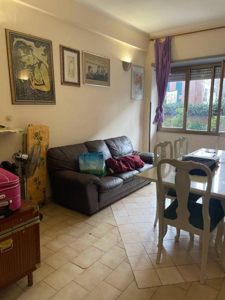 appartamento in vendita a Roma in zona Appio Claudio