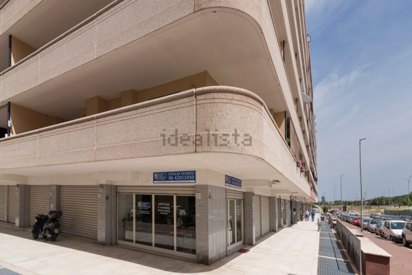 locale commerciale in vendita a Roma in zona Castel di Leva
