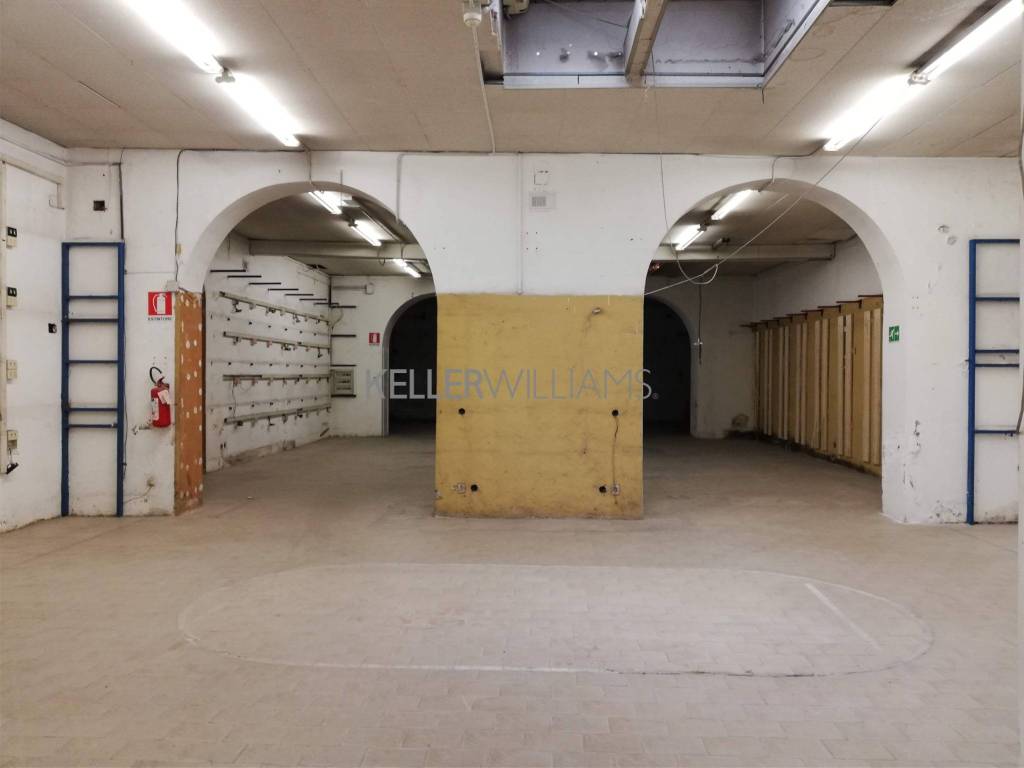 negozio in vendita a Roma in zona Trastevere