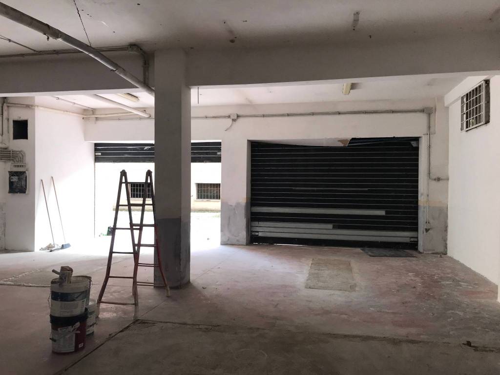 negozio in vendita a Roma in zona Casal Boccone