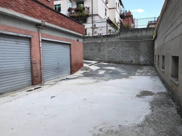 negozio in vendita a Roma in zona Casal Boccone