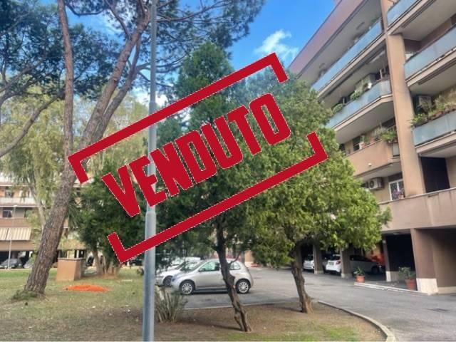 appartamento in vendita a Roma in zona Dragoncello