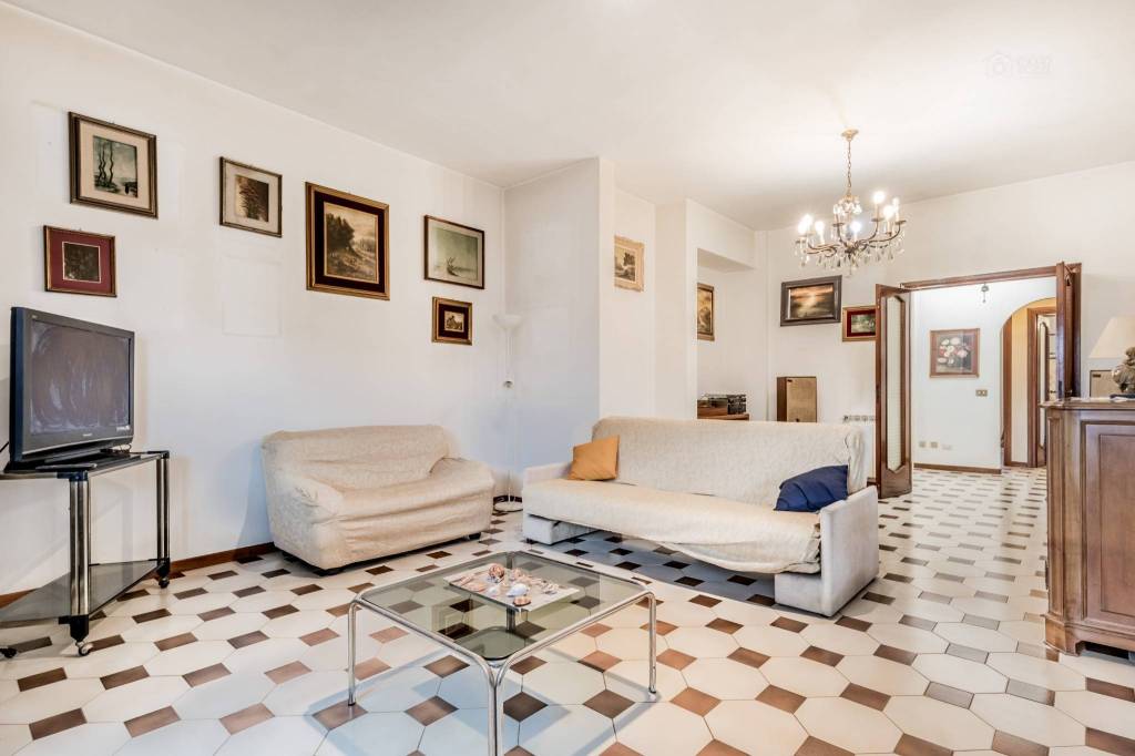 appartamento in vendita a Roma in zona Torrione Cerquetta