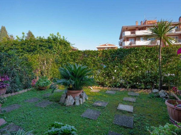casa indipendente in vendita a Roma in zona Casal Morena
