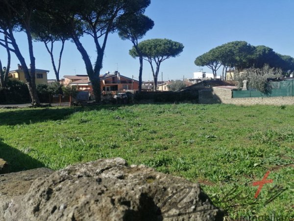 terreno edificabile in vendita a Roma in zona Giardini di Corcolle