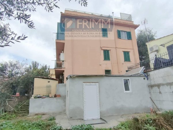 appartamento in vendita a Roma in zona Sette Bagni