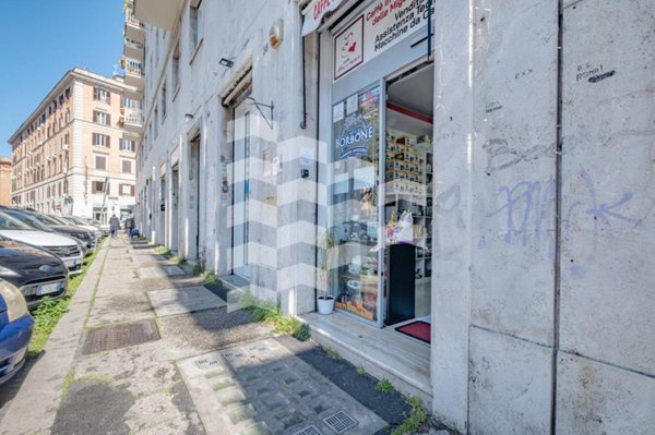 locale commerciale in vendita a Roma in zona Testaccio