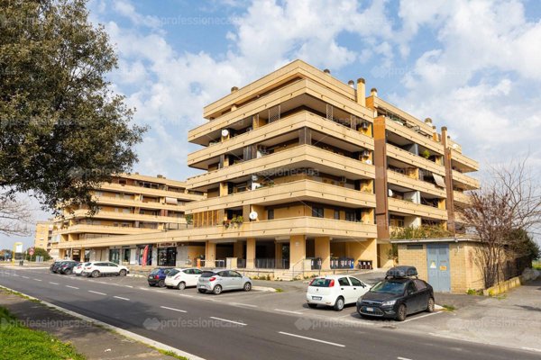 appartamento in vendita a Roma in zona Prenestino-Labicano