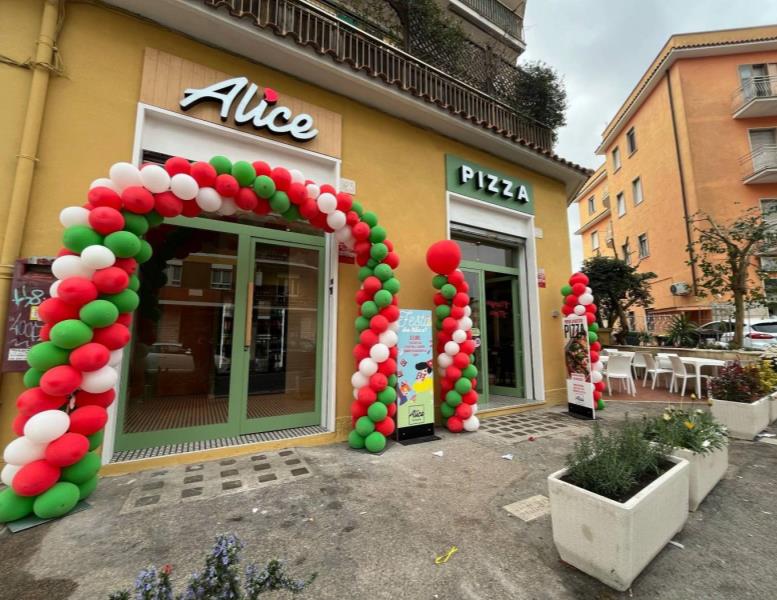 locale commerciale in vendita a Roma in zona Primavalle