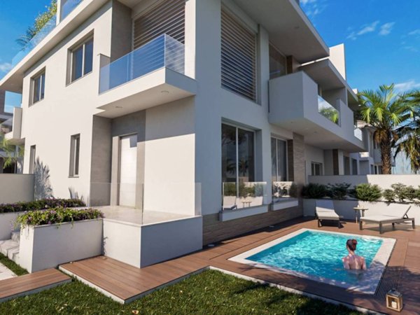 casa indipendente in vendita a Roma in zona Casal Palocco