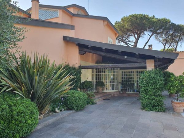 casa indipendente in vendita a Roma in zona Pantan Monastero