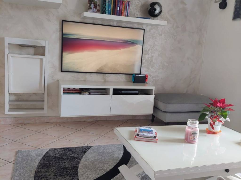 appartamento in vendita a Roma in zona Case Rosse