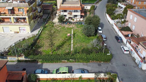 casa indipendente in vendita a Roma in zona Ostia Antica