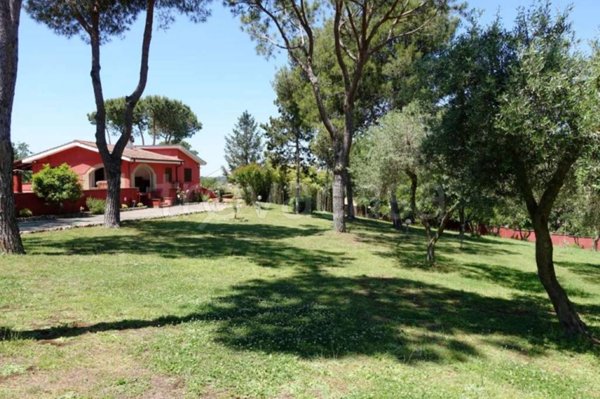 casa indipendente in vendita a Roma in zona Trigoria