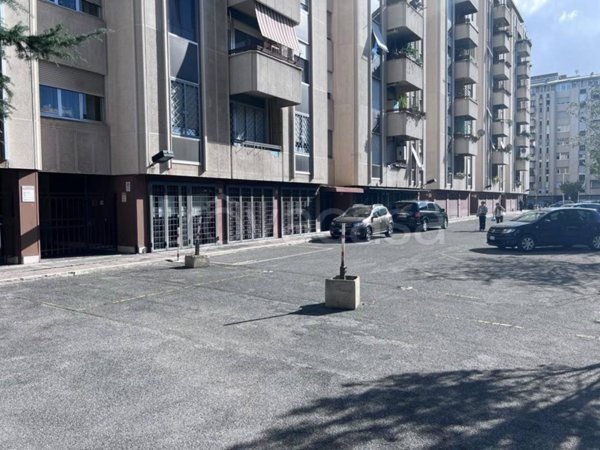 negozio in vendita a Roma in zona Collatino