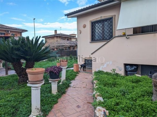 villa in vendita a Roma in zona Ostiense
