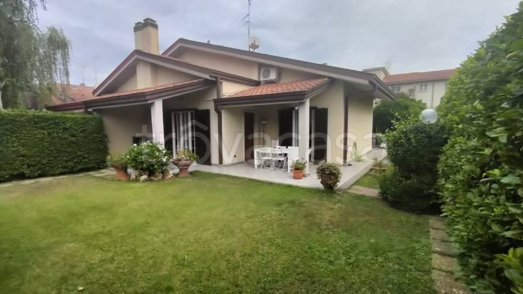 casa indipendente in vendita a Roma in zona Casal Morena