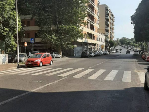 negozio in vendita a Roma in zona Ostiense