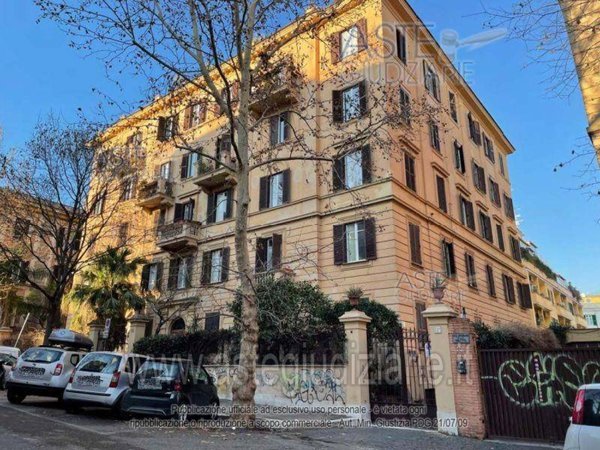 appartamento in vendita a Roma in zona Trastevere