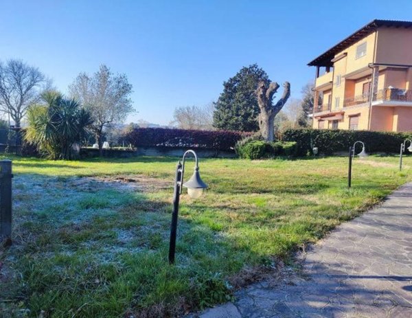 casa indipendente in vendita a Roma in zona Osteria Nuova