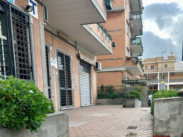 negozio in vendita a Roma in zona Aurelio