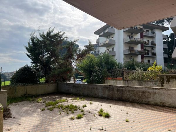 appartamento in vendita a Roma in zona Tor di Quinto