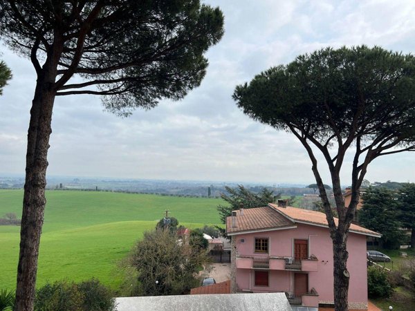 appartamento in vendita a Roma in zona Tor di Quinto
