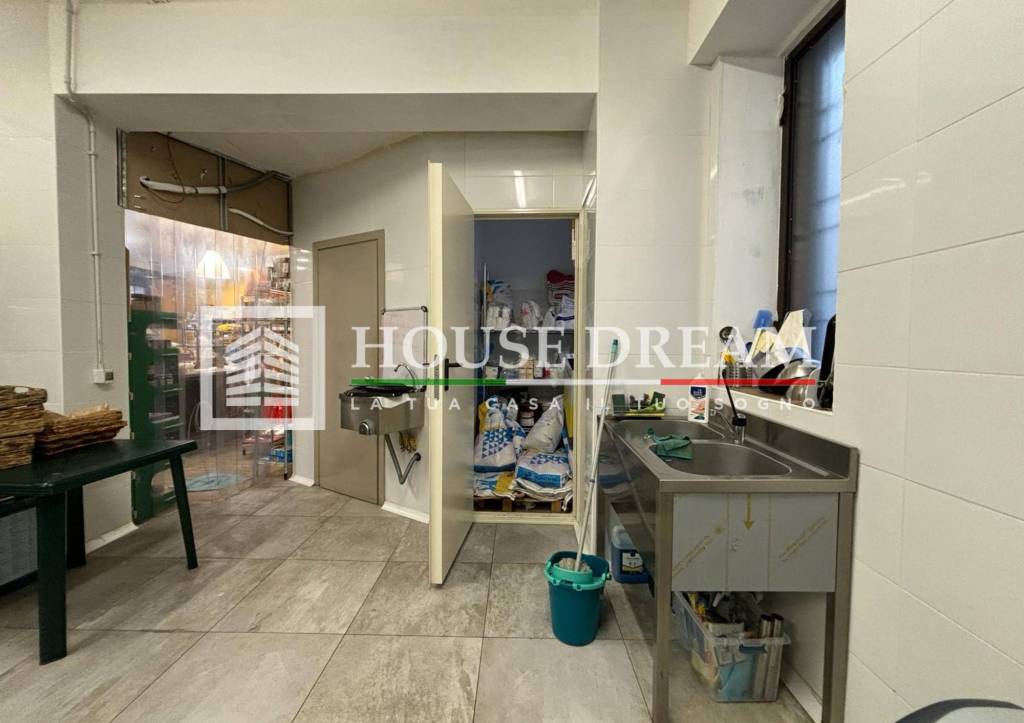 appartamento in vendita a Roma in zona Appio Claudio