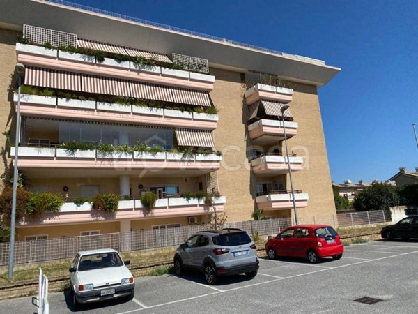 appartamento in vendita a Roma in zona Acilia