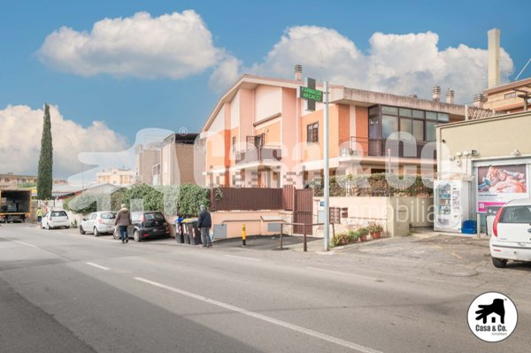 appartamento in vendita a Roma in zona Torre Angela